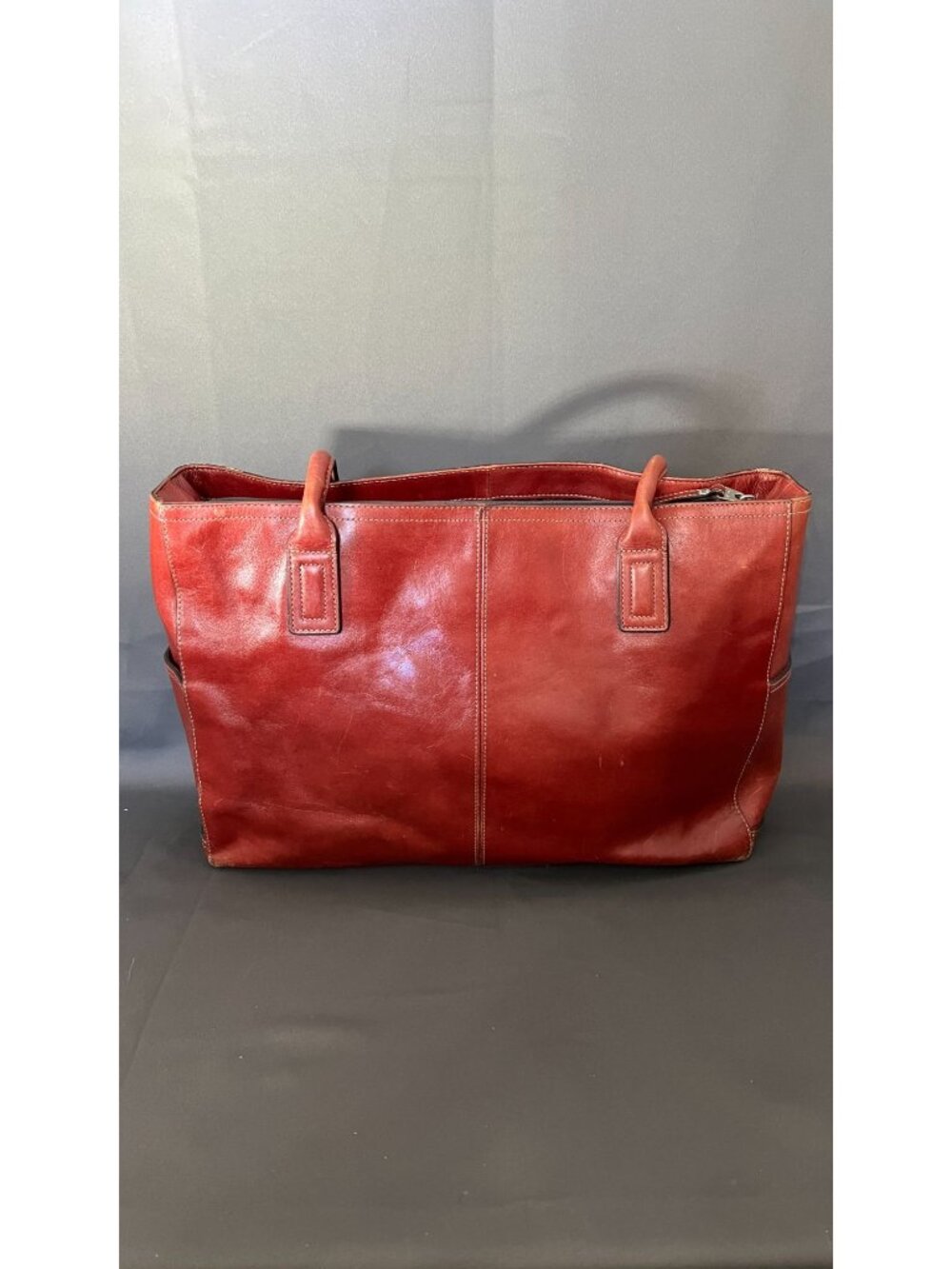 Fossil Red Leather Tote Bag W/ Key Charm & Dual Straps - Picture 4 of 16